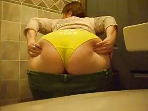 Mette la cagna in gi ...