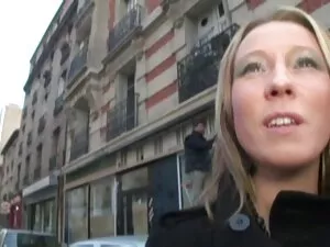 Una giovane ragazza  ...