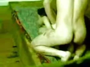 Una bruna porno anal ...