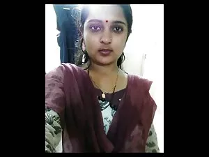 La cagna si masturba ...