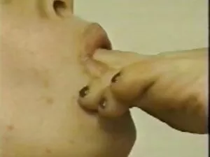 Il tedesco leccare L ...